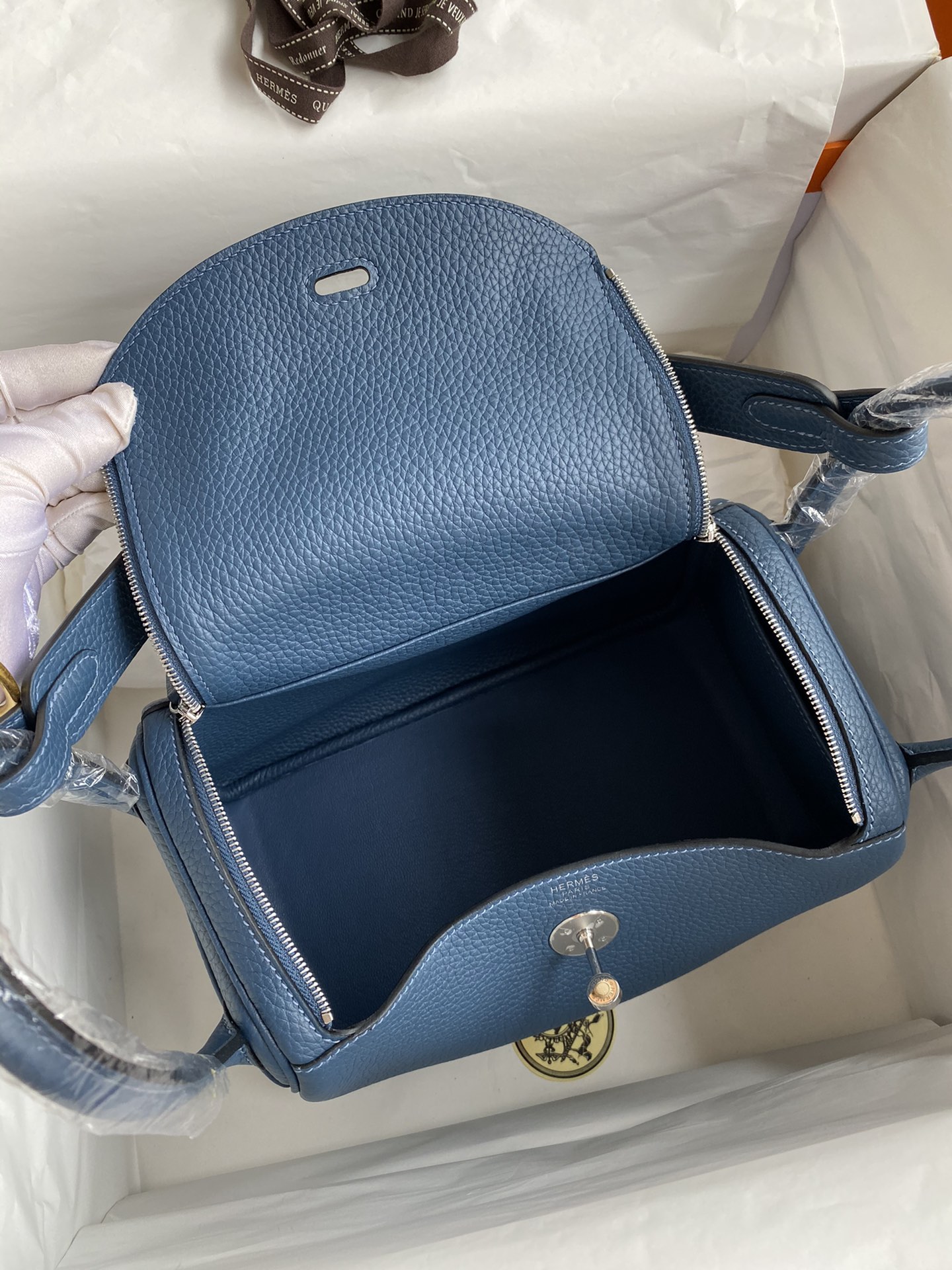 Hermes Lindy 26cm Handbag Shoulder Bag In Dark Blue Clemence Leather